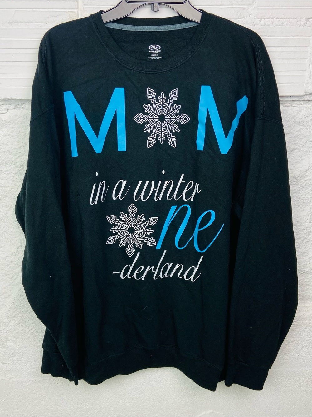 Athletic Works Black snowflake “mom in winter wonderland” Pullover Sweatshirt 2X